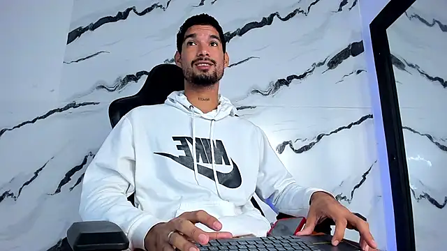 CarlosHotVibes online show from 03/10/26, 12:54