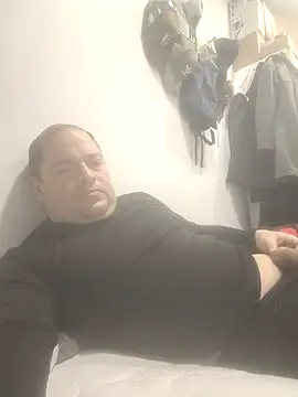 Snapshot of elcaste69 chatting on 03/08/26, 01:25 elcaste69 online show from 03/08/26, 01:25