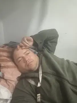 Snapshot of elcaste69 chatting on 03/15/26, 05:52 elcaste69 online show from 03/15/26, 05:52