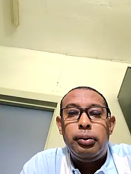 Snapshot of emperator13 chatting on 04/25/26, 10:29 emperator13 online show from 04/25/26, 10:29