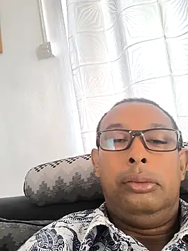 Snapshot of emperator13 chatting on 05/07/26, 04:40 emperator13 online show from 05/07/26, 04:40