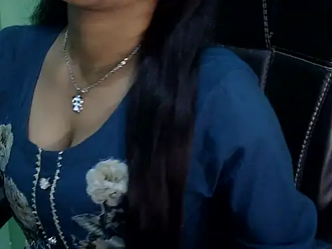 Snapshot of cute_momo_love chatting on 03/16/26, 05:02 cute momo love online show from 03/16/26, 05:02