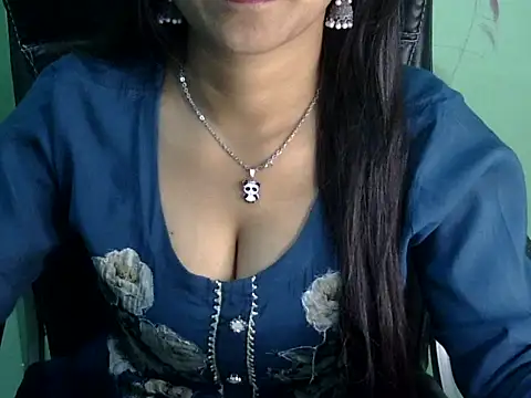 Snapshot of cute_momo_love chatting on 03/16/26, 05:44 cute momo love online show from 03/16/26, 05:44