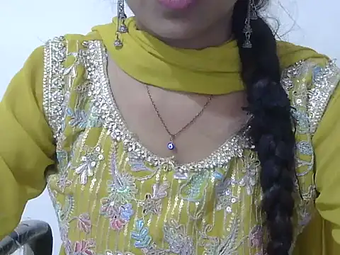 cute momo love online show from 05/28/26, 05:16