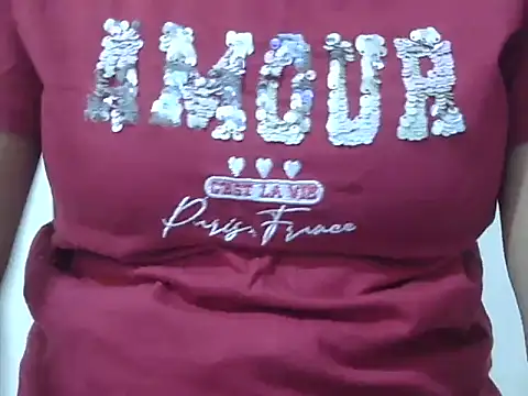 cute momo love online show from 06/06/26, 04:50
