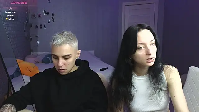 LuxuryLoverss online show from 04/28/26, 11:15