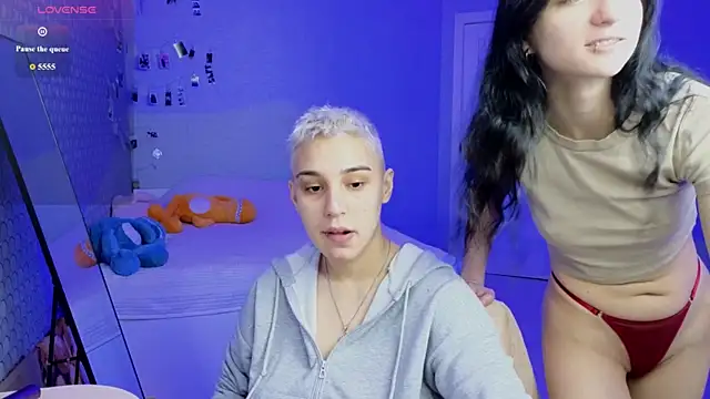 LuxuryLoverss online show from 04/29/26, 11:03