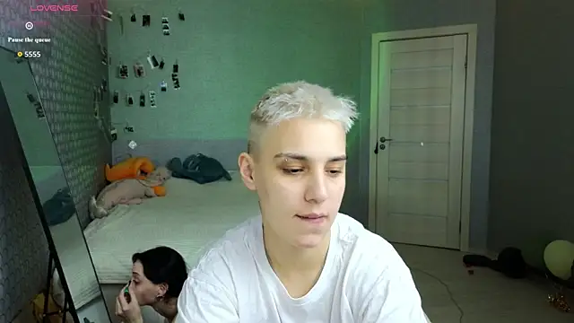LuxuryLoverss online show from 04/30/26, 11:05