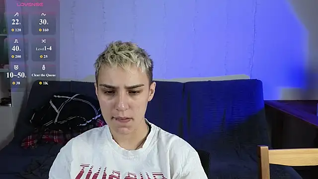 LuxuryLoverss online show from 06/18/26, 11:14