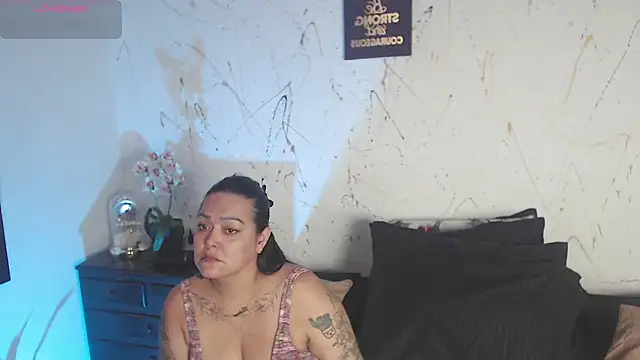 Snapshot of violeta_delavega chatting on 05/27/26, 01:35 violeta delavega online show from 05/27/26, 01:35