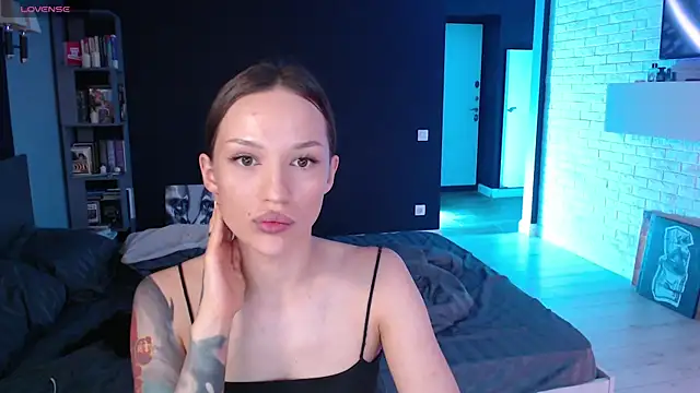 Snapshot of Jade_Amore chatting on 07/12/26, 05:04 Jade Amore online show from 07/12/26, 05:04