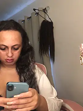 Snapshot of mayawesttt chatting on 03/08/26, 02:43 mayawesttt online show from 03/08/26, 02:43