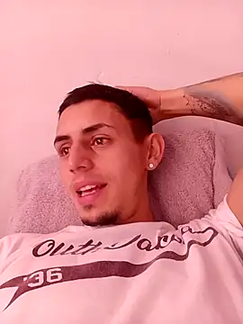 Snapshot of Cristianramos199 chatting on 02/28/26, 04:19 Cristianramos199 online show from 02/28/26, 04:19