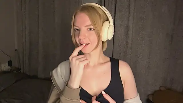 Snapshot of Marry_Sornatiko chatting on 04/01/26, 05:43 Marry Sornatiko online show from 04/01/26, 05:43