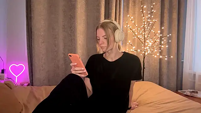 Snapshot of Marry_Sornatiko chatting on 04/11/26, 02:54 Marry Sornatiko online show from 04/11/26, 02:54