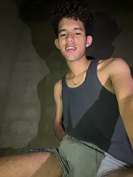 Snapshot of Stickmendez chatting on 03/05/26, 07:04 Stickmendez online show from 03/05/26, 07:04