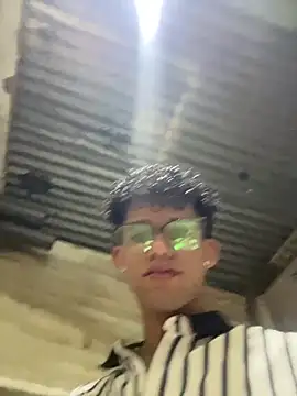 Snapshot of Stickmendez chatting on 03/14/26, 04:07 Stickmendez online show from 03/14/26, 04:07