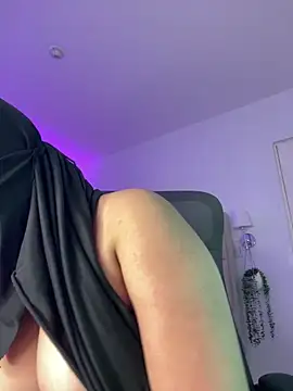 Yasmin cute online show from 05/02/26, 09:09