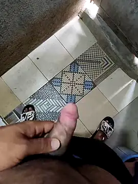 Snapshot of freakingcock27 chatting on 03/21/26, 09:14 freakingcock27 online show from 03/21/26, 09:14