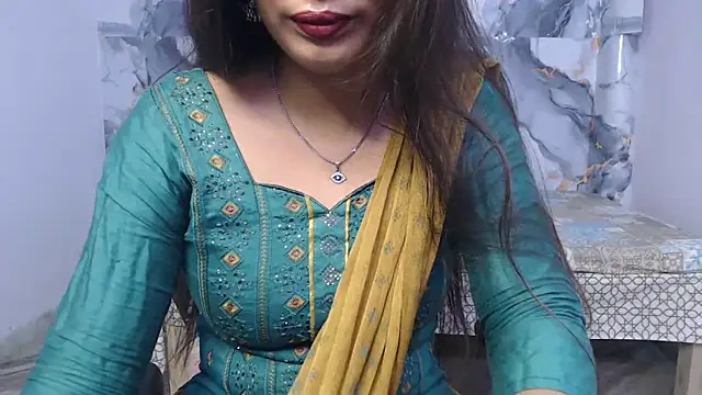 Aayesha-queen online show from 06/17/26, 03:20