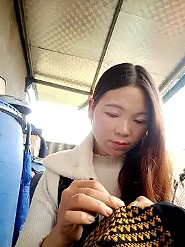 Snapshot of Salyk5 chatting on 03/15/26, 02:17 Salyk5 online show from 03/15/26, 02:17