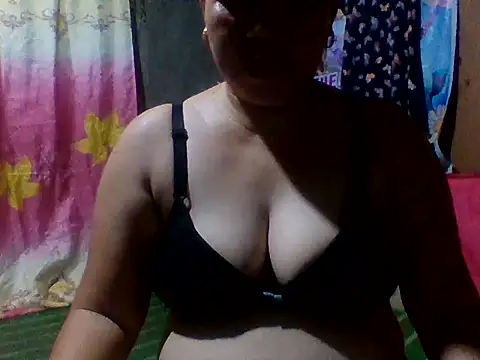 Snapshot of sweet_lhyn chatting on 06/20/26, 10:29 sweet lhyn online show from 06/20/26, 10:29