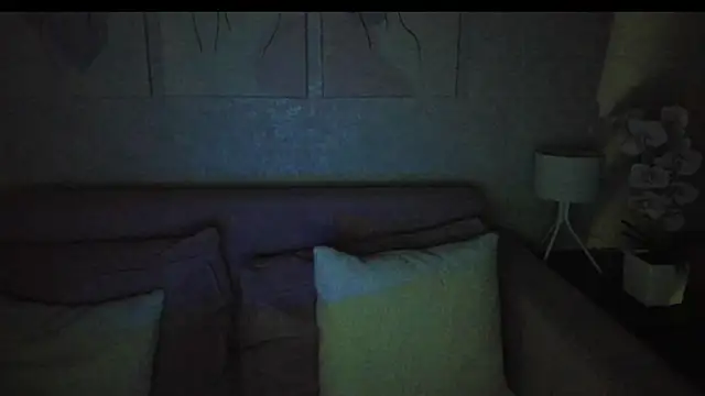 Snapshot of Alicia-long chatting on 03/09/26, 01:37 Alicia-long online show from 03/09/26, 01:37