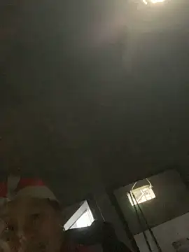 Snapshot of heesuu11 chatting on 02/23/26, 10:34 heesuu11 online show from 02/23/26, 10:34