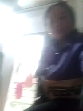 Snapshot of heesuu11 chatting on 02/27/26, 12:32 heesuu11 online show from 02/27/26, 12:32