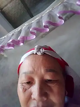 Snapshot of heesuu11 chatting on 03/12/26, 04:51 heesuu11 online show from 03/12/26, 04:51