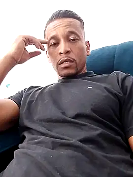 Snapshot of Rodr_go14 chatting on 04/18/26, 03:27 Rodr go14 online show from 04/18/26, 03:27