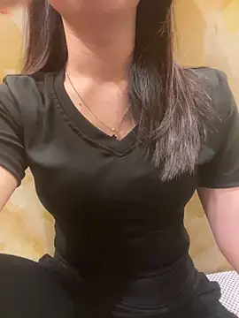 Snapshot of Sullys_ chatting on 03/30/26, 04:57 Sullys online show from 03/30/26, 04:57