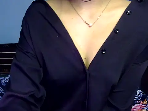 Snapshot of Awesome-sona chatting on 06/18/26, 03:18 Awesome-sona online show from 06/18/26, 03:18