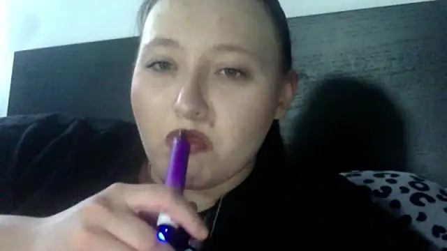 Snapshot of AriaWet chatting on 03/18/26, 03:15 AriaWet online show from 03/18/26, 03:15