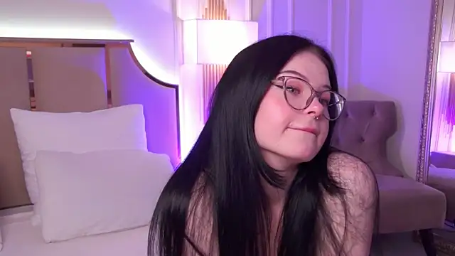CindyMil online show from 05/05/26, 06:10