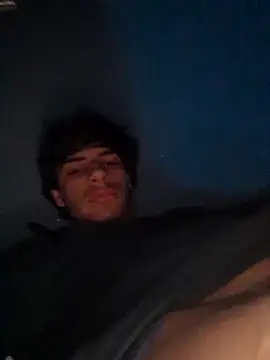 Snapshot of ilcazzone32 chatting on 03/15/26, 10:27 ilcazzone32 online show from 03/15/26, 10:27