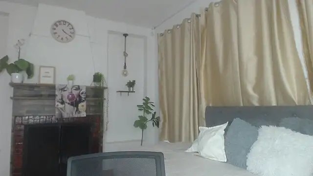 Emma hassani online show from 06/21/26, 01:35