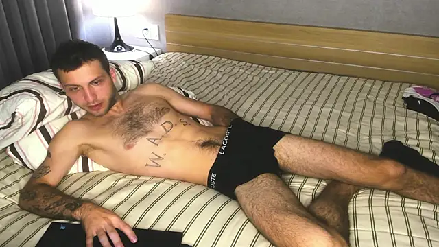 Snapshot of DarkRogue19 chatting on 02/28/26, 05:36 DarkRogue19 online show from 02/28/26, 05:36