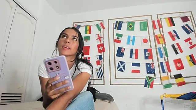 Snapshot of emily_gaviria1 chatting on 06/20/26, 07:16 emily gaviria1 online show from 06/20/26, 07:16