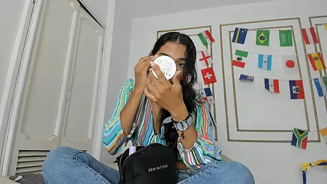 Snapshot of emily_gaviria1 chatting on 06/29/26, 12:05 emily gaviria1 online show from 06/29/26, 12:05