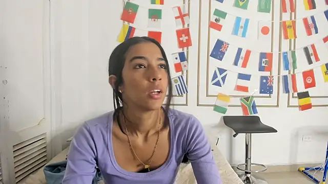 Snapshot of emily_gaviria1 chatting on 07/09/26, 01:48 emily gaviria1 online show from 07/09/26, 01:48
