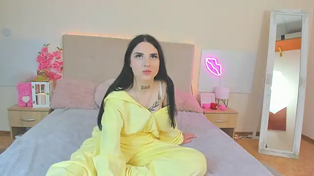 Snapshot of TiffanyHhot chatting on 04/01/26, 01:41 TiffanyHhot online show from 04/01/26, 01:41