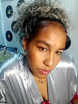 Snapshot of medusafox_ chatting on 03/21/26, 04:28 medusafox online show from 03/21/26, 04:28
