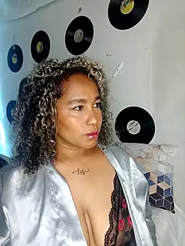 Snapshot of medusafox_ chatting on 03/26/26, 04:29 medusafox online show from 03/26/26, 04:29