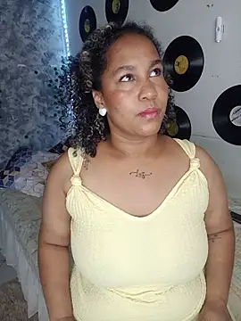 Snapshot of medusafox_ chatting on 05/16/26, 05:04 medusafox online show from 05/16/26, 05:04