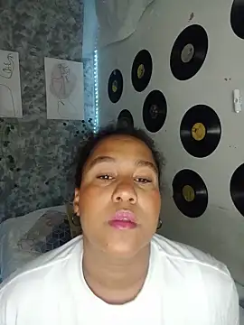 Snapshot of medusafox_ chatting on 06/18/26, 04:46 medusafox online show from 06/18/26, 04:46