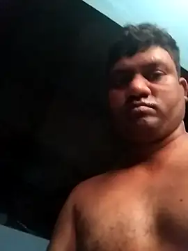 Snapshot of Romyo611 chatting on 04/19/26, 08:24 Romyo611 online show from 04/19/26, 08:24