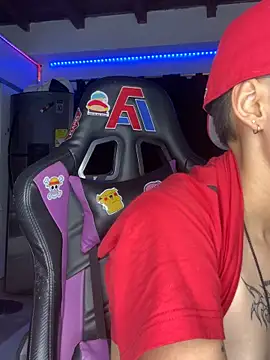 Snapshot of MIKEFONSE- chatting on 02/27/26, 05:51 MIKEFONSE- online show from 02/27/26, 05:51