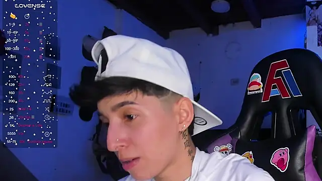 Snapshot of MIKEFONSE- chatting on 03/11/26, 04:18 MIKEFONSE- online show from 03/11/26, 04:18