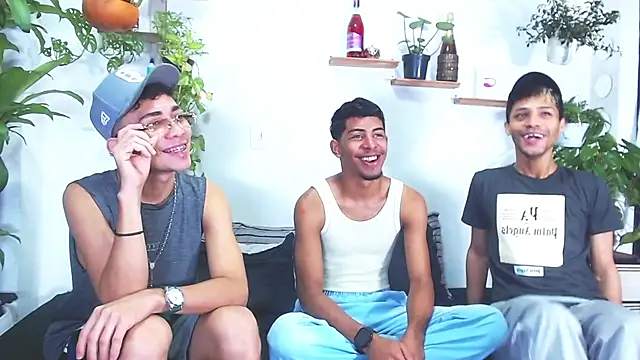 Snapshot of Lunar_Boys chatting on 02/27/26, 06:08 Lunar Boys online show from 02/27/26, 06:08